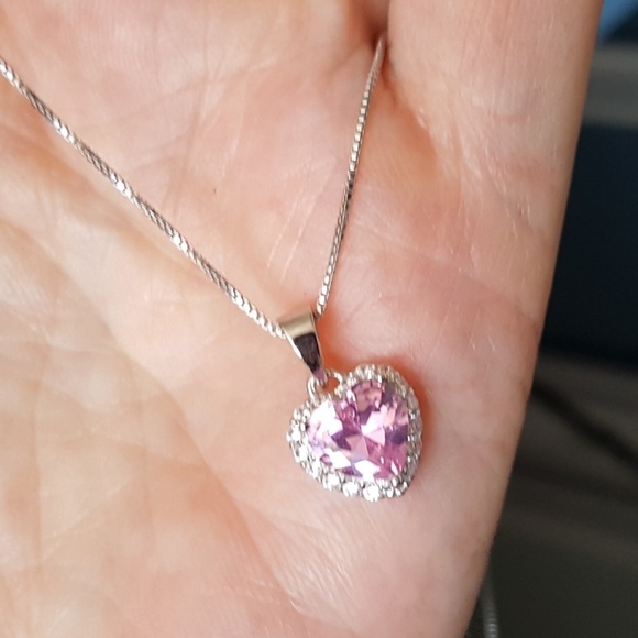 Pink Cubic Zirconia Heart Pendant. - Picture 5 of 7
